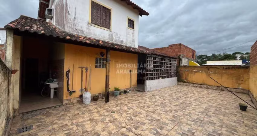 Casa com quintal amplo e garagem coberta no areal – próxima à lagoa em araruama