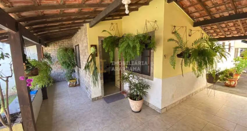 Casa com suíte, garagem e quintal no centro de araruama – conforto e praticidade!