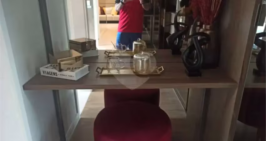 Apartamento à venda com 2 quartos, sendo 1 suíte,  no condomínio living in vergueiro, são paulo - sp