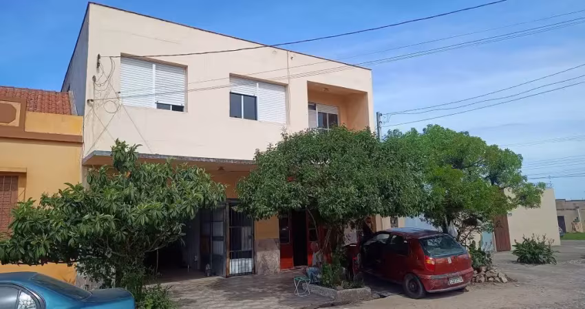 Sobrado no fragata residencial e comercial  - 4 casas no total e 2 pavilhões grandes