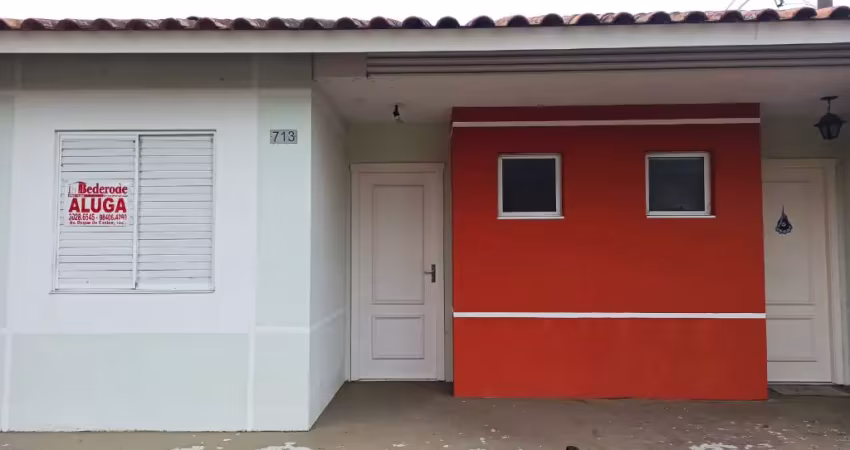 Casa em condomínio fechado com 2 quartos para alugar na Rua Santiago Dantas, 235, Três Vendas, Pelotas