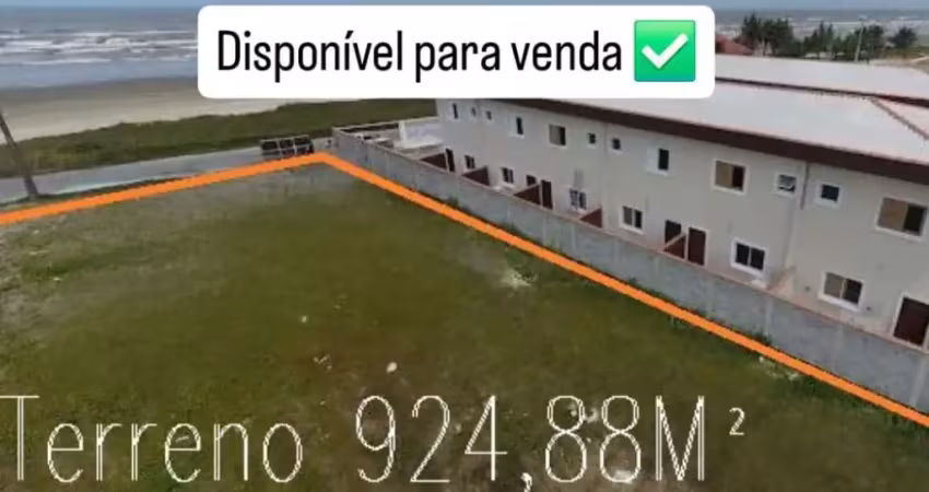 Terreno pé na areia para investidor, para fazer condomínio ou prédio. em frente ao mar.