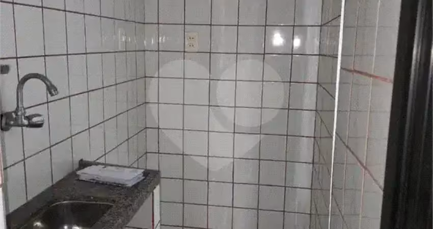 Sala comercial localizada em ponto extremamente estratégico, além de muito próxima de todas as necessidades de modo a tornar ágil a rotina de colaboradores e clientes. imóvel com importante cômodo de
