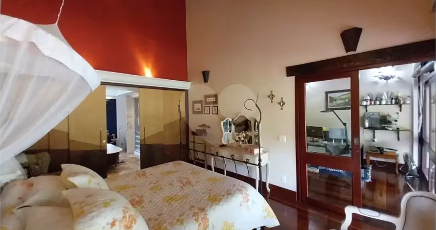 Casa com 4 quartos a venda 300 metros da praia de  itacoatiara, niterói, rj
