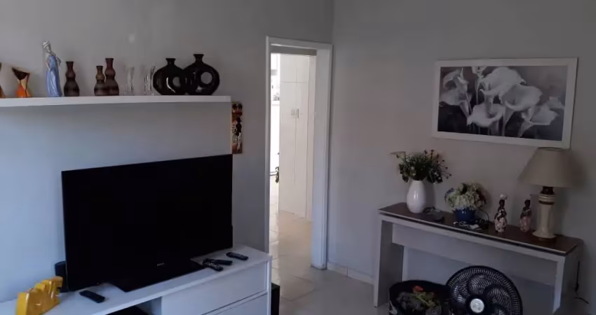 Excelente casa toda reformada com 2 quartos, sala , cozinha, banheiro com blindex, cómodos claros sol da manhã,localização privilegiada prox a igreja de santana