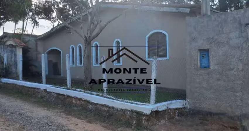 Encantadora casa de campo em suzano, sp, com amplo jardim e pomar