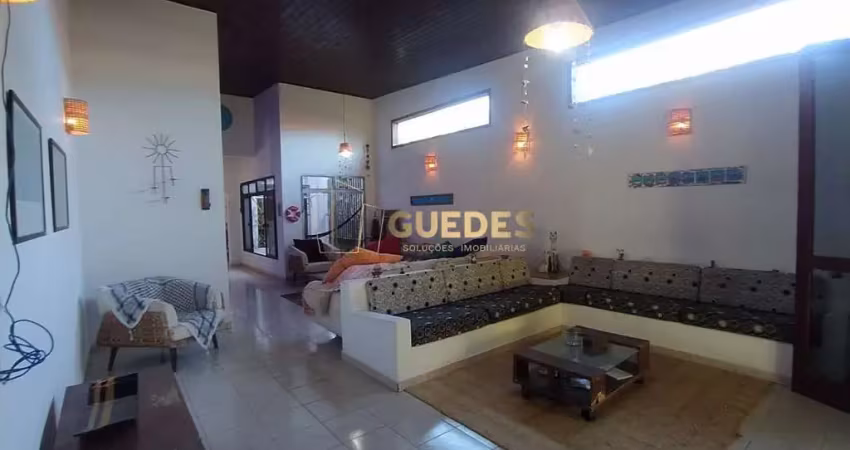 Casa com 4 quartos à venda na Praia do Lazaro, Ubatuba 