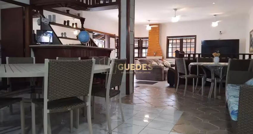 Casa com 10 quartos à venda na Enseada, Ubatuba 