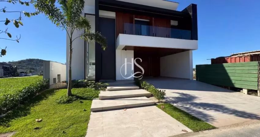 Casa 3 dormitórios, sendo 2 suítes e 1 suíte master