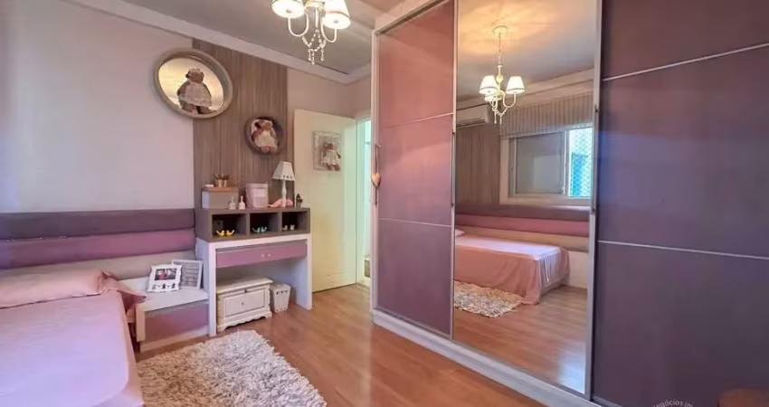 Excelente apartamento à venda, localizado no coração de tubarão/sc. com 119 m² de área privativa e 130 m² de área total, o imóvel oferece conforto, praticidade e uma ótima distribuição dos espaços.