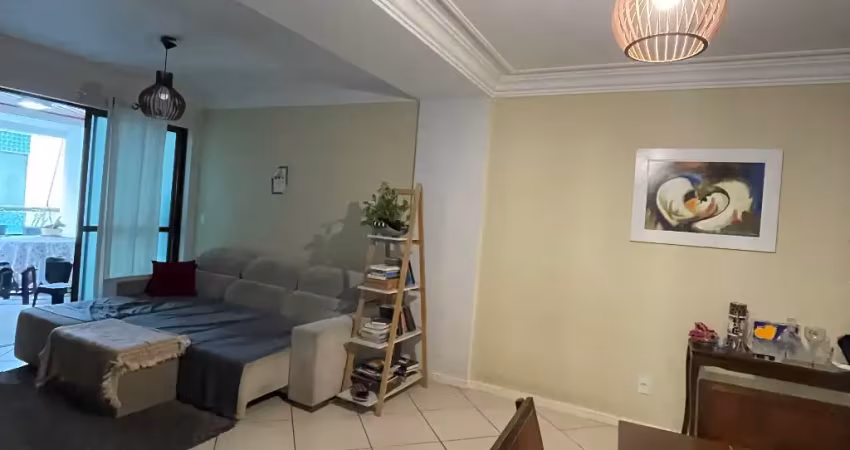 Apartamento de 3 quartos com 2 vagas e sacada com churrasqueira