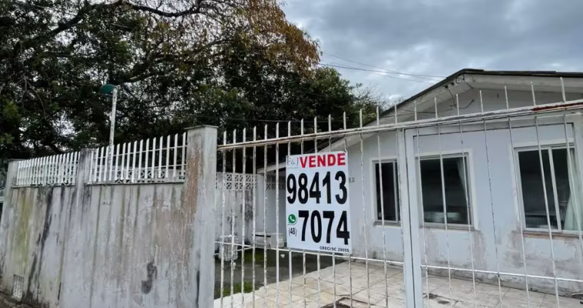 Casa a venda no bairro monte verde a quartos com suite na parte da frente e atrás mais um quarto com vaga pra 3 carros