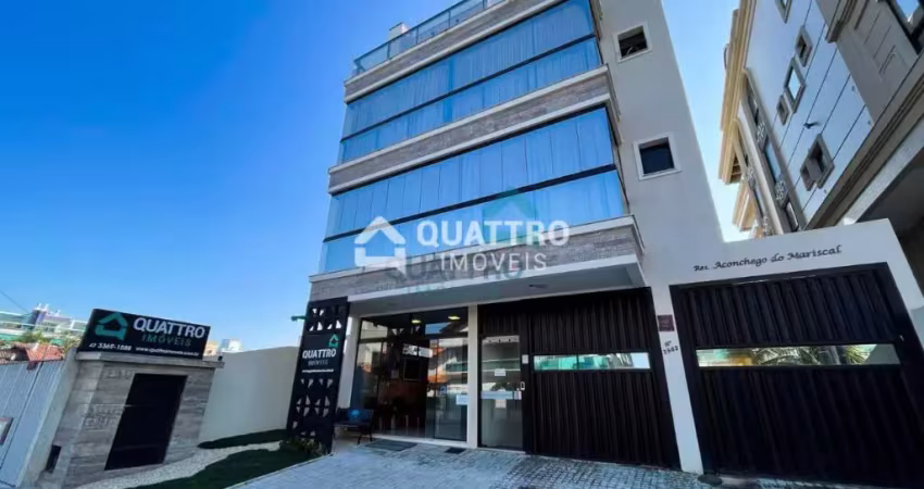Apartamento a venda com 3 dormitórios a 30 metros da praia de mariscal