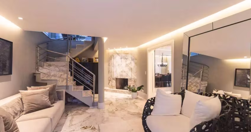 Casa com jardim, 3 Suítes à Venda, 305,95 m² - Santa Felicidade - Curitiba/PR