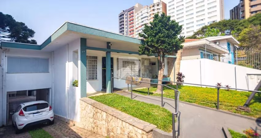 Casa Comercial com Estacionamento e Espaço Externo à venda, 373m² - Bigorrilho - Curitiba/PR