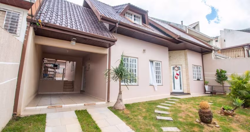 Casa de Rua com Edícula, Piscina e 4 quartos à venda, 263 m² - Pilarzinho - Curitiba/PR