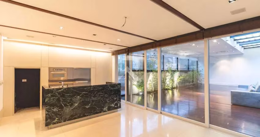 Casa de luxo em condomínio, 4 suítes, jardim, e 850m2 - p/ locação no ecoville