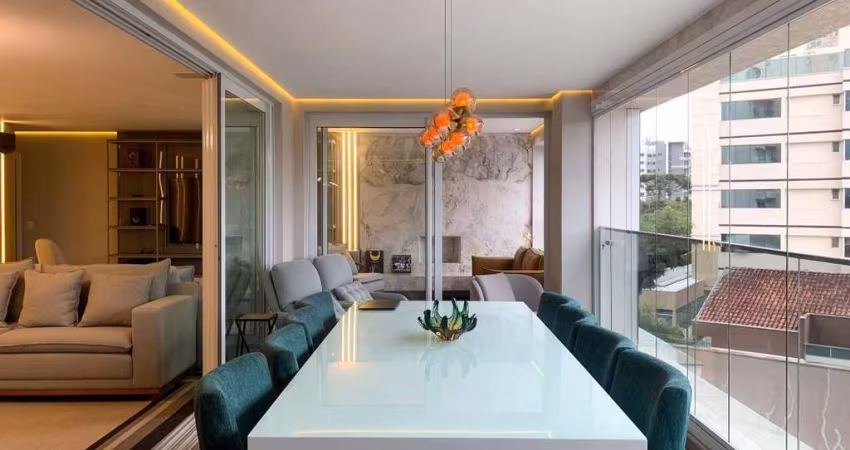 Apartamento Mobiliado c/ ambientes integrados, 4 suítes e 255m² no Ecoville p/ Locação - Curitiba/Pr