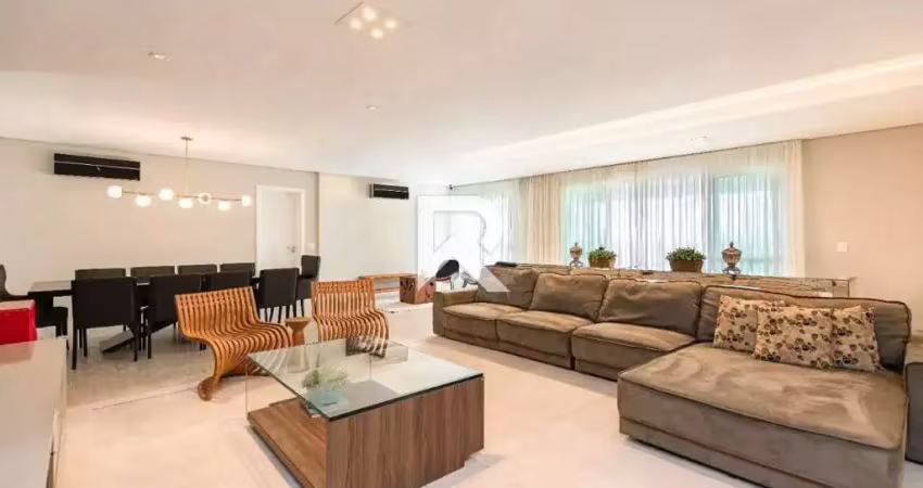 Apartamento mobiliado com 3 suítes para locação, 228m², face norte e 4 vagas, no ecoville