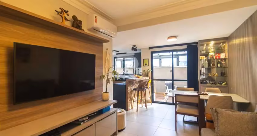Casa de condomínio com pé-direito alto, 3 suítes e 2 vagas à venda – santo inácio, curitiba/pr