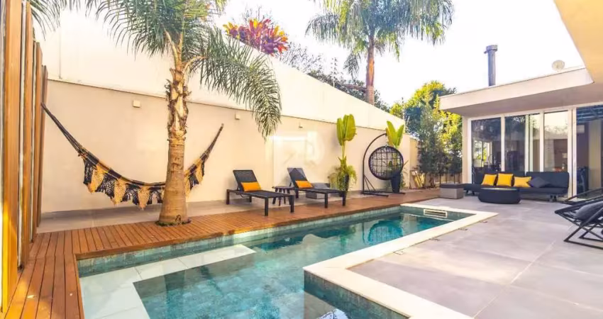Casa alto padrão, mobiliada em cond. clube com piscina, 4 suítes, 3 vagas e 400m2 para alugar - campo comprido, curitiba-pr