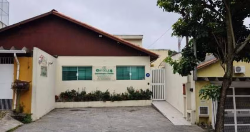 Casa comercial com 6 salas 2 vagas a venda na Super Quadra Morumbi