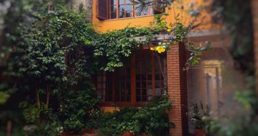 Casa com 3 suítes 2 vagas a venda na Vila Mariana