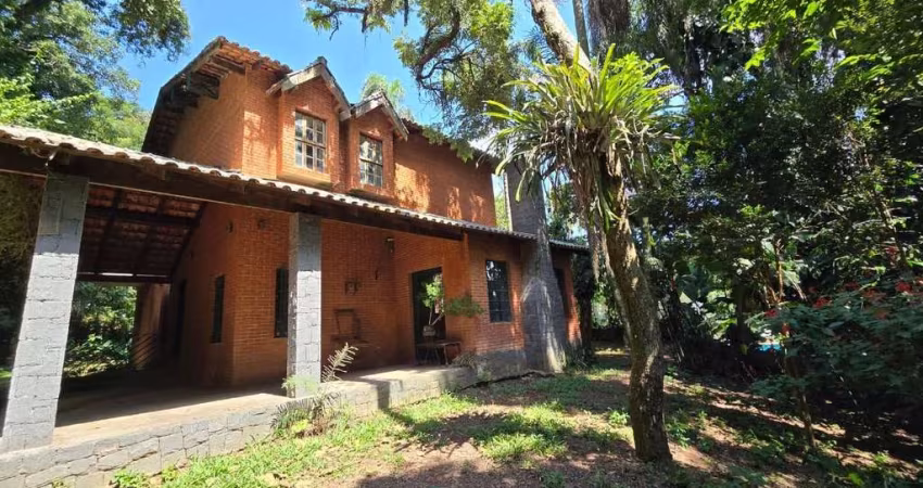Casa de condomínio a venda em Carapicuíba
