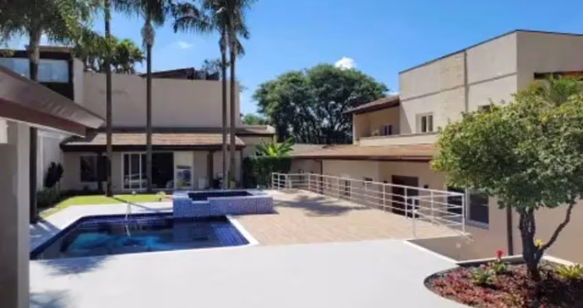 Casa com 5 suítes 4 vagas a venda no Morumbi