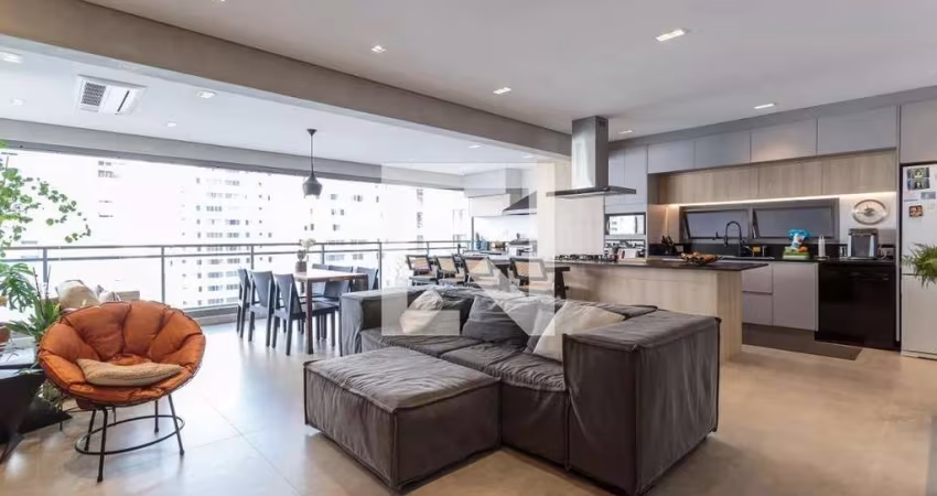Apartamento com 3 suítes 2 vagas a venda em Moema