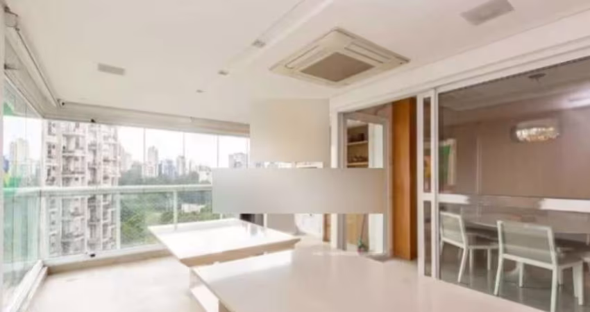 Apartamento com 4 suítes 4 vagas a venda no Panamby