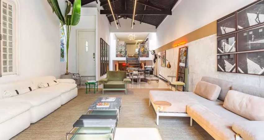 Casa à venda na Rua Harmonia, --, Vila Madalena, São Paulo