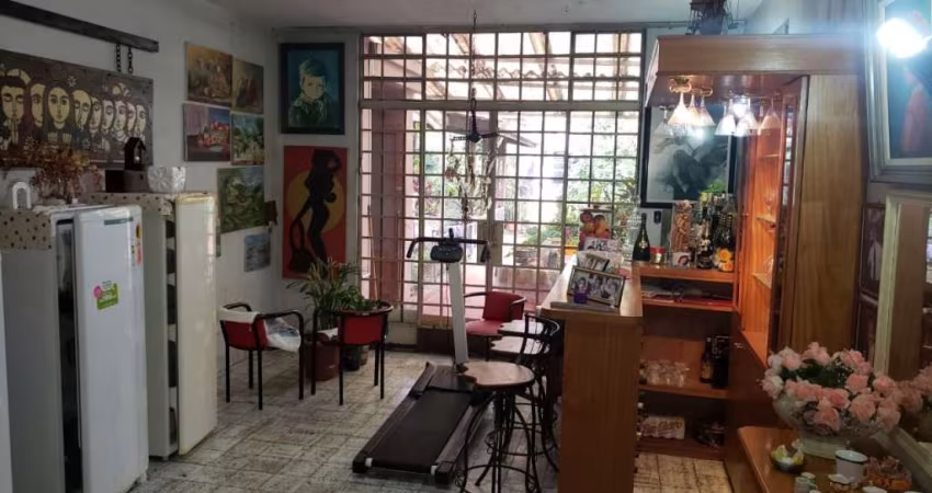 Casa com 3 dormitórios 6 vagas a venda na Vila Cordeiro