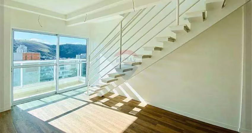 Cobertura duplex com 4 quartos, 2 suites, 3 vagas.