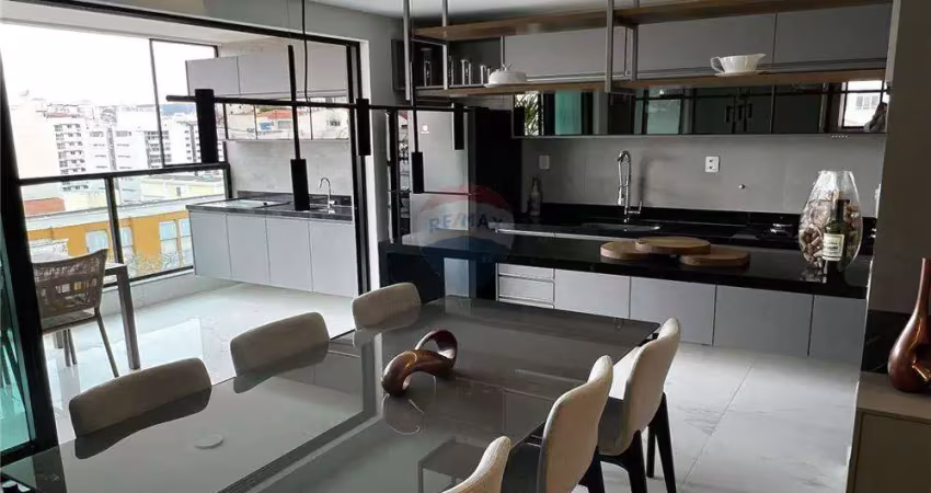 Apartamento garden com área externa 2 quartos, suíte, 3 vagas, área de lazer, santa helena, juiz de fora/mg
