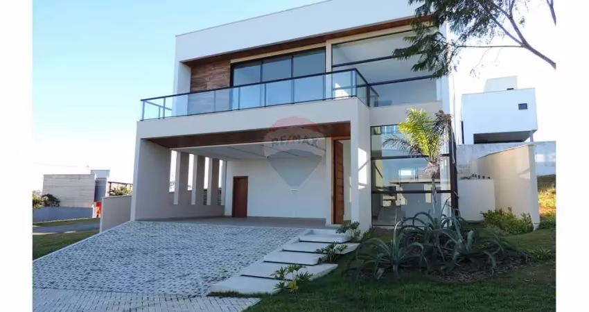 Casa de Alto padrão com quatro quartos, sendo quatro suítes á venda no Alfhaville.