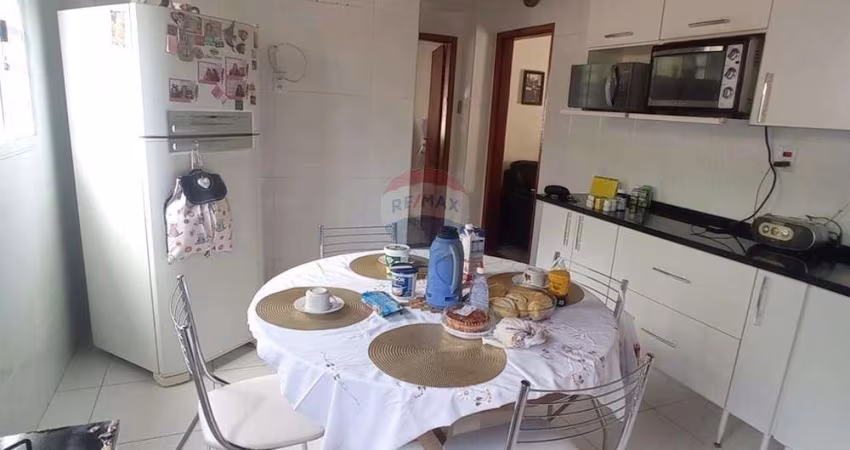 Sítio no bairro Serrinha, em Lambari MG. Com duas casas construídas, cinco quartos, há 10 km do centro da cidade