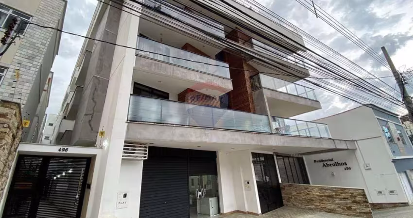 Apartamento 2 quartos sendo uma suíte, cozinha com conceito aberto, varanda, 2 vagas de garagem, elevador.