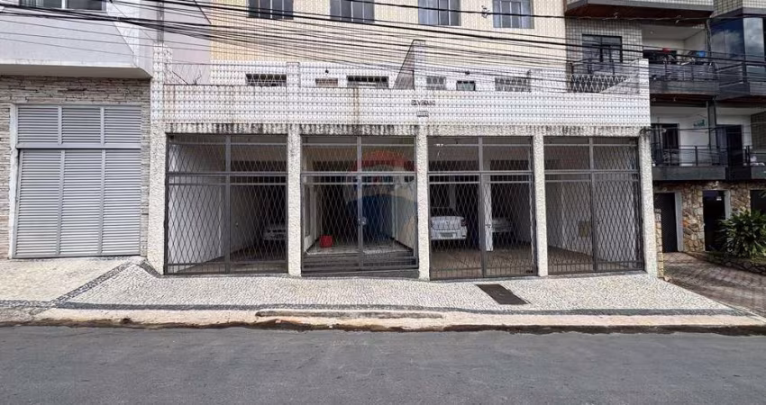 Apartamento de 2 Quartos para Locação com Varanda e Vista para o Bairro