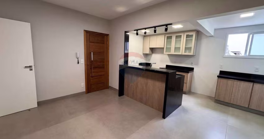 Apartamento Reformado de 3 Quartos com Suíte, Varanda e 2 Vagas - Centro da Cidade, Excelente Localização!