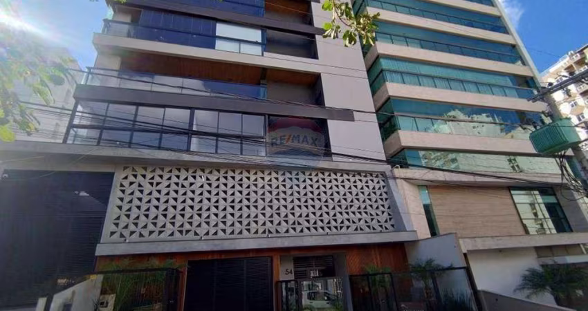 Apartamento alto padrão um por andar 4 quartos sendo 3 suites, varanda gourmet, 3 vagas de garagem.