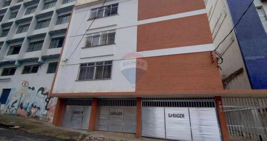 Apartamento dois quartos, cozinha ampla e área de serviço, escada com fácil acessibilidade. Sem vaga  de garagem. .  PACOTE: 1567,50.