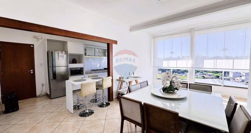 Oportunidade casa com 2 quartos podendo ser revertido para 3 quartos, suíte, cozinha com armários, piscina e área gourmet.