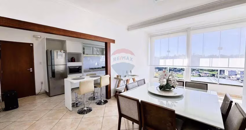 Oportunidade casa com 2 quartos podendo ser revertido para 3 quartos, suíte, cozinha com armários, piscina e área gourmet.