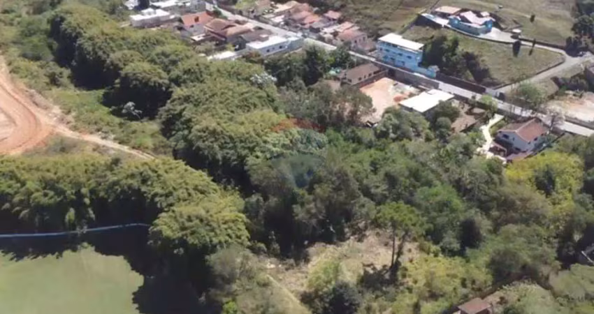 Terreno à venda em área privilegiada e com múltiplas possibilidades