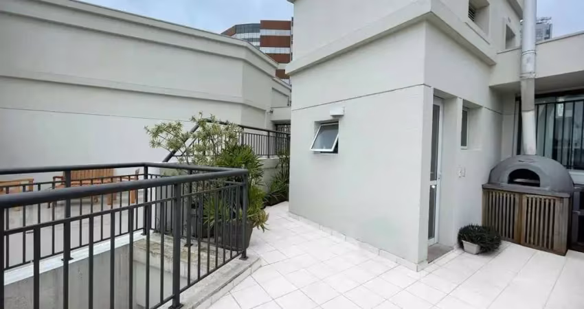 Cobertura duplex no condomínio menara no morumbi com 111m² 1 dormitório 1 suíte 2 banheiros 2 vagas.