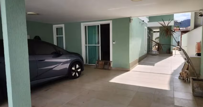 Casa com 3 quartos à venda na Serra Grande, Niterói 