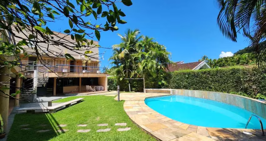 Casa para locação anual no condomínio granville, 05 dormitórios, com garagem e l