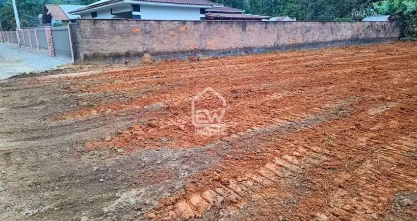 Terreno plano com área total de 846m² em schroeder, sc