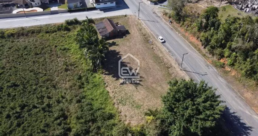 Terreno com ótima localização, área total de 2.045m² em massaranduba, sc